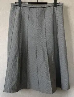 白黒チェック プリーツスカート 膝丈　縦ライン　ギンガムチェック
