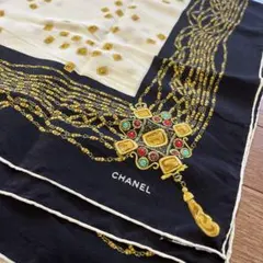 お値下げ⭐︎スカーフCHANEL ジュエリー柄ヴィンテージ　ブラック　ホワイト