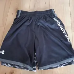 UNDER ARMOUR ハーフパンツ YSM 130cm