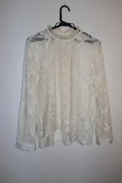 アイボリー フラワーレース 長袖ブラウス