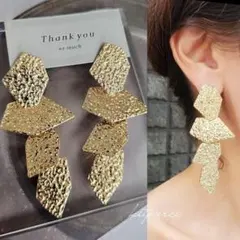 No.195 大ぶり✩.*˚ゴールドの不規則ゆらゆらピアス✩.*˚