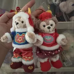 香港ディズニー Duffy and Friends ぬいぐるみバッジ - メルカリ