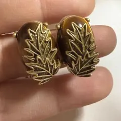 ヴィンテージ風葉デザインピアス