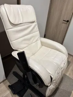 ホワイトリクライニングチェア マッサージ機能付き