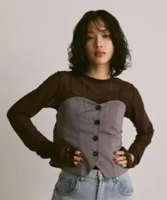 グレー ボタン付き ビスチェのサムネイル