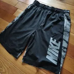 ナイキ　ハーフパンツ　140～150 ジュニアM