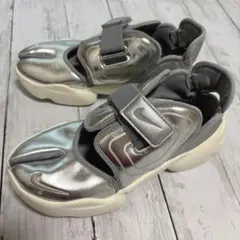 吠*ル様 NIKE AQUA RIFT ナイキ　アクアリフト　22.5 シルバー