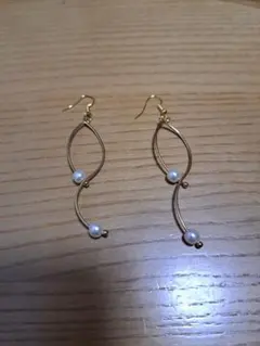 エレガントパールフックピアス