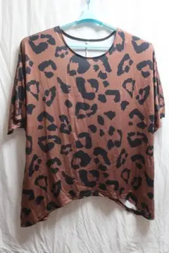 267-預8　Tシャツ　カットソー　ヒョウ柄？　５XLのサムネイル