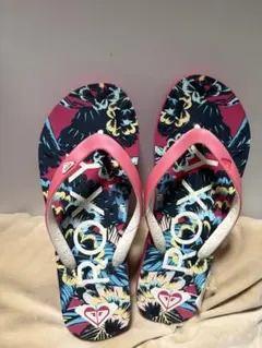 新品 ROXY ビーチサンダル 花柄 ピンク 23cmのサムネイル