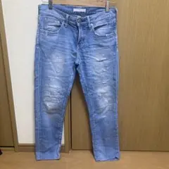 レッドカード　ダメージジーンズ