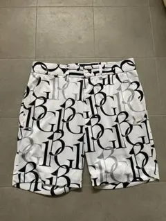 1 piu 1 uguale 3 トライバル柄 ショートパンツ 1 piu 1 uguale 3 トライバル柄 ショートパンツ - メルカリ