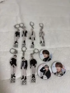 JO1 アクリルキーホルダー　缶バッジ　10個セット　バラ売り可