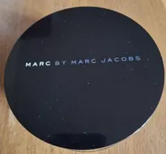 MARC BY MARC JACOBS 円形腕時計ケース　黒