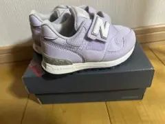 ニューバランス　スニーカー　ベビー