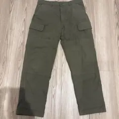 UNIQLO ブラックデニム　カーゴパンツ オリーブ Lサイズのサムネイル