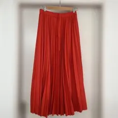 Niko and… 赤いロングスカート