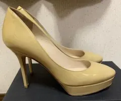 ジミーチュウ　エナメルパンプス