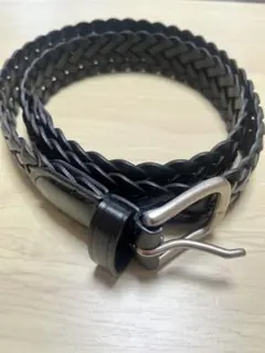 黒のレザー編み込みベルト