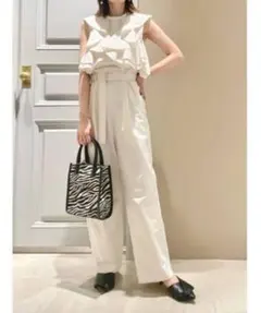 LILY BROWN 宮脇咲良 コンビネゾン オフホワイト 0のサムネイル