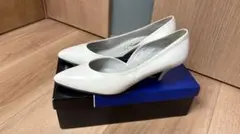 Yves Saint Laurent ホワイトハイヒールパンプス