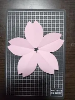 桜　壁面飾り　春　花びら　折り紙 うすピンク30枚