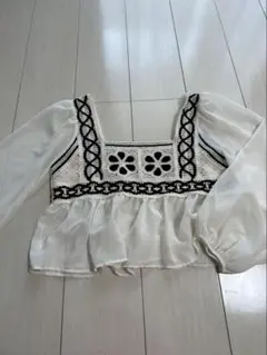 フラワー刺繍 長袖ブラウス