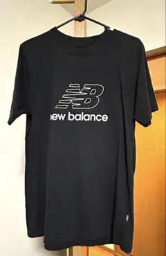 美品✨　new balance ブラック 半袖Tシャツ　XS レディース