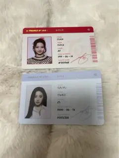 ツウィ　Formula of Love: O+T=<3 カード