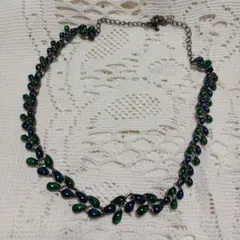 緑と青の葉型 ビーズネックレス