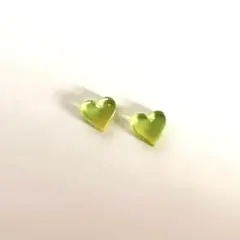 No.723 小ぶり小さいハート　レジンハンドメイドピアス