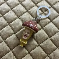 めじるしアクセサリー　こびとづかん　ベニキノコビト