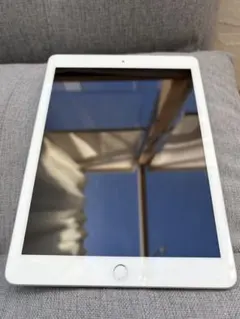 Apple iPad 第6世代 シルバー 本体