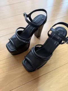 LIP SERVICE ストラップサンダル ブラック 厚底 箱ありませんのサムネイル
