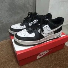 NIKE AIR FORCE 1 ブラック ホワイト スニーカーのサムネイル
