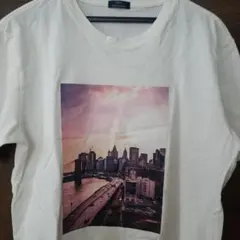 ITEMS URBAN RESEARCHタウン写真プリントTシャツ　Lサイズのサムネイル