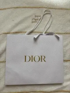【新品】Dior 紙袋 ショッパー 大サイズ ショップ袋 ゴールドロゴのサムネイル