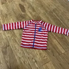 赤と白のストライプ ボーダー ラッシュガード