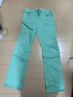 ミントグリーン ストレートデニム