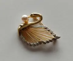 スワンデザイン ブローチ パール付き