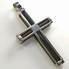✨未使用✨ サージカルステンレス クロス ペンダントトップ（ブラック×シルバー）