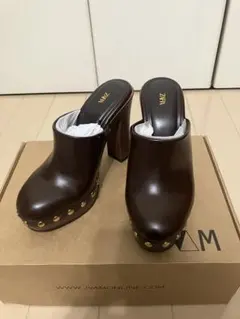 新品完売品50%引 2026 購入 ZARA ザラ スタッズ付きハイヒールサボ