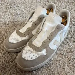 未使用 定価3万 VEJA V-10 レザー 白スニーカー 37 23cm - メルカリ