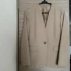 SUITSELECT ノーカラージャケット ベージュ M