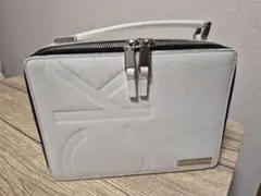 CALVIN KLEIN　カルバンクライン　ホワイトレザーハンドバッグ　男女兼用