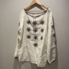 着画掲載　刺繍入り長袖トップス