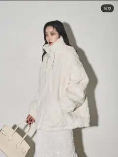【ほぼ新品/試着のみ】ANDREA＆CO　フェイクファーブルゾン