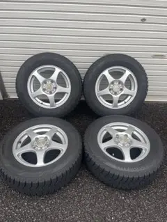 2026年最新】205/65R15 スタッドレス 4本セットの人気アイテム - メルカリ