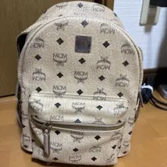 a*Z様 mcm スタッズリュック バックパック ホワイト - メルカリ