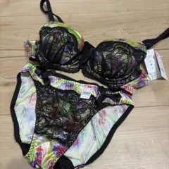 エメフィール ブラショーツセット プッチ柄 サテン紫 パープル - メルカリ